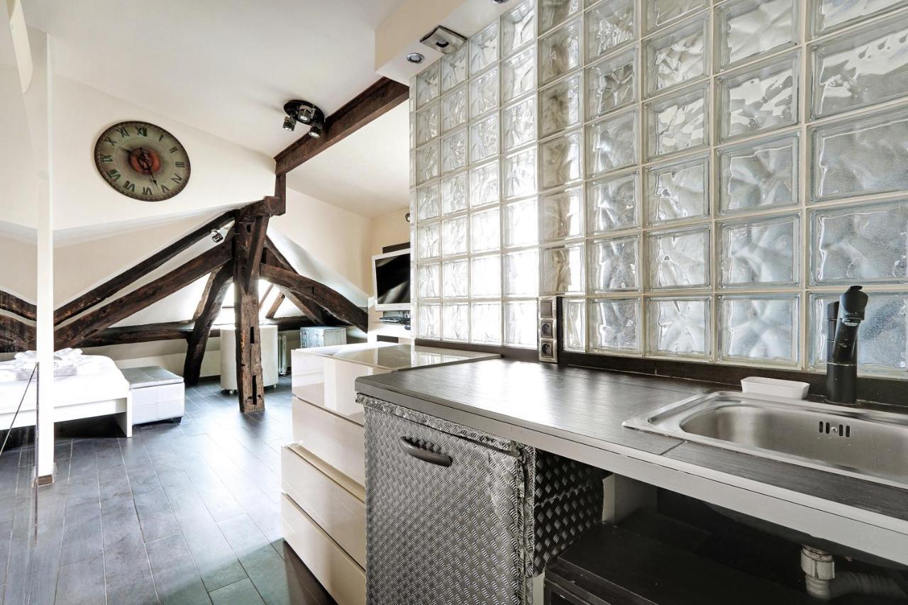 Pick A Flat'S Apartments In Le Marais - Rue Saint Merri Париж Екстериор снимка