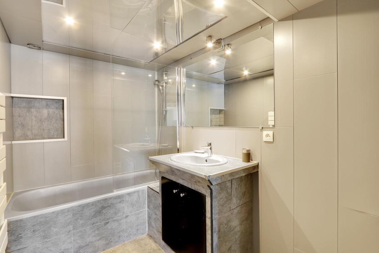 Pick A Flat'S Apartments In Le Marais - Rue Saint Merri Париж Екстериор снимка
