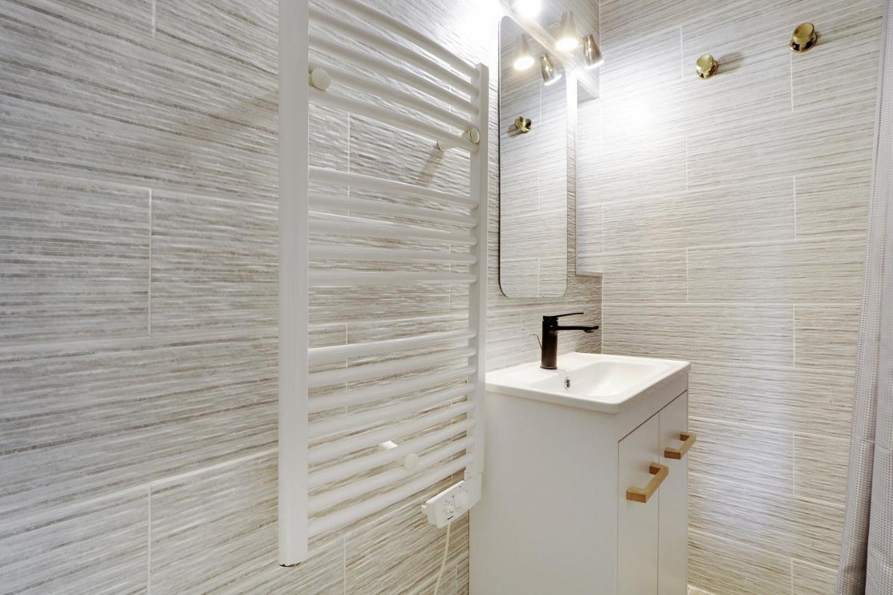 Pick A Flat'S Apartments In Le Marais - Rue Saint Merri Париж Екстериор снимка