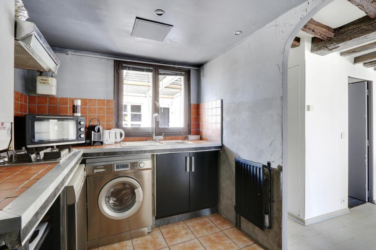 Pick A Flat'S Apartments In Le Marais - Rue Saint Merri Париж Екстериор снимка