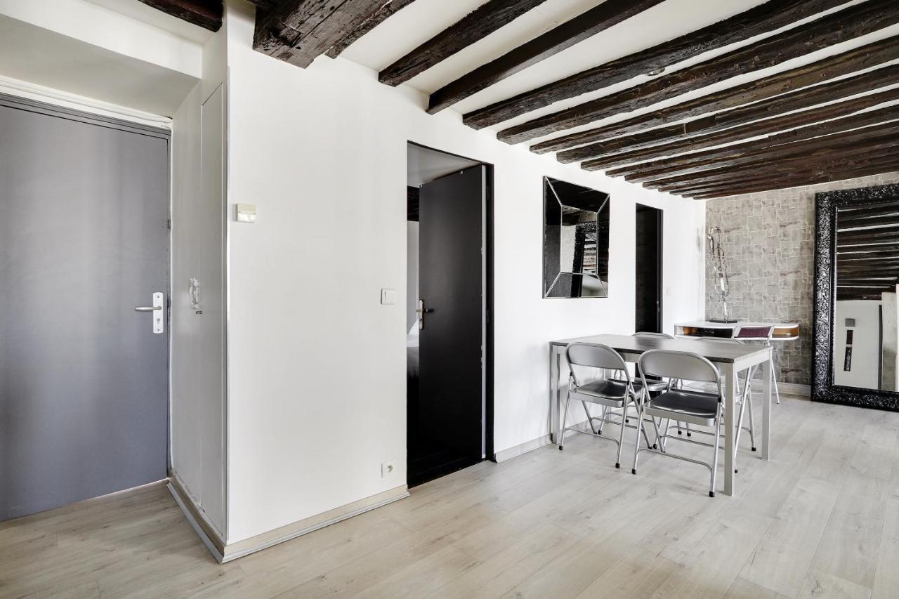Pick A Flat'S Apartments In Le Marais - Rue Saint Merri Париж Екстериор снимка